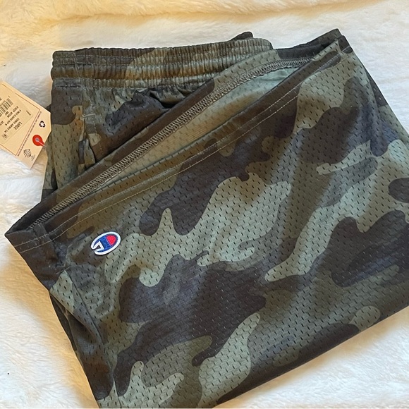 🤍🤍Champion Men's Athletic Camo Shorts - Black and Gray - Picture 3 of 13